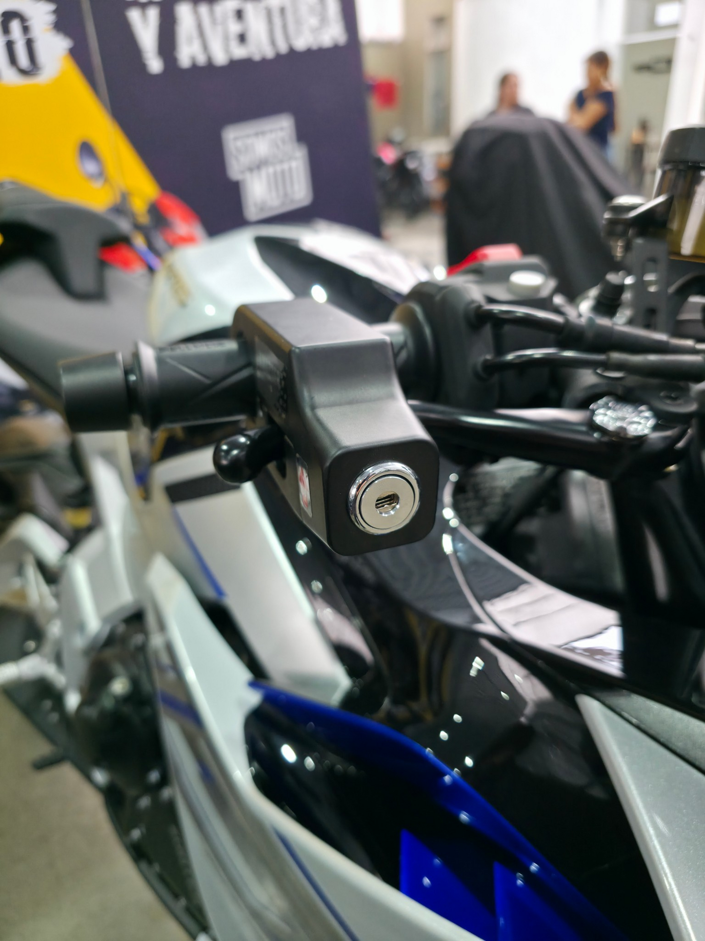 CANDADO DE MOTO PARA MANILLAR NEGRO 6515